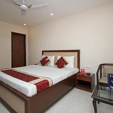 Oyo Hotel Blu Pebbles Near Delhi Airport Nueva Delhi Exterior foto