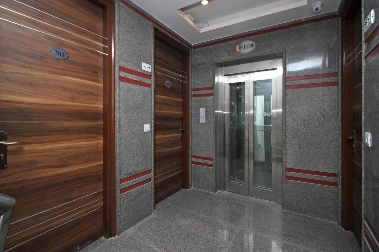 Oyo Hotel Blu Pebbles Near Delhi Airport Nueva Delhi Exterior foto