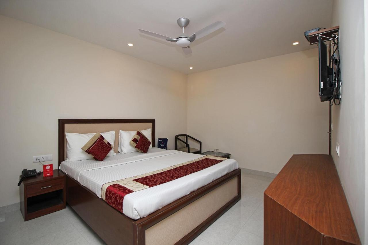 Oyo Hotel Blu Pebbles Near Delhi Airport Nueva Delhi Exterior foto