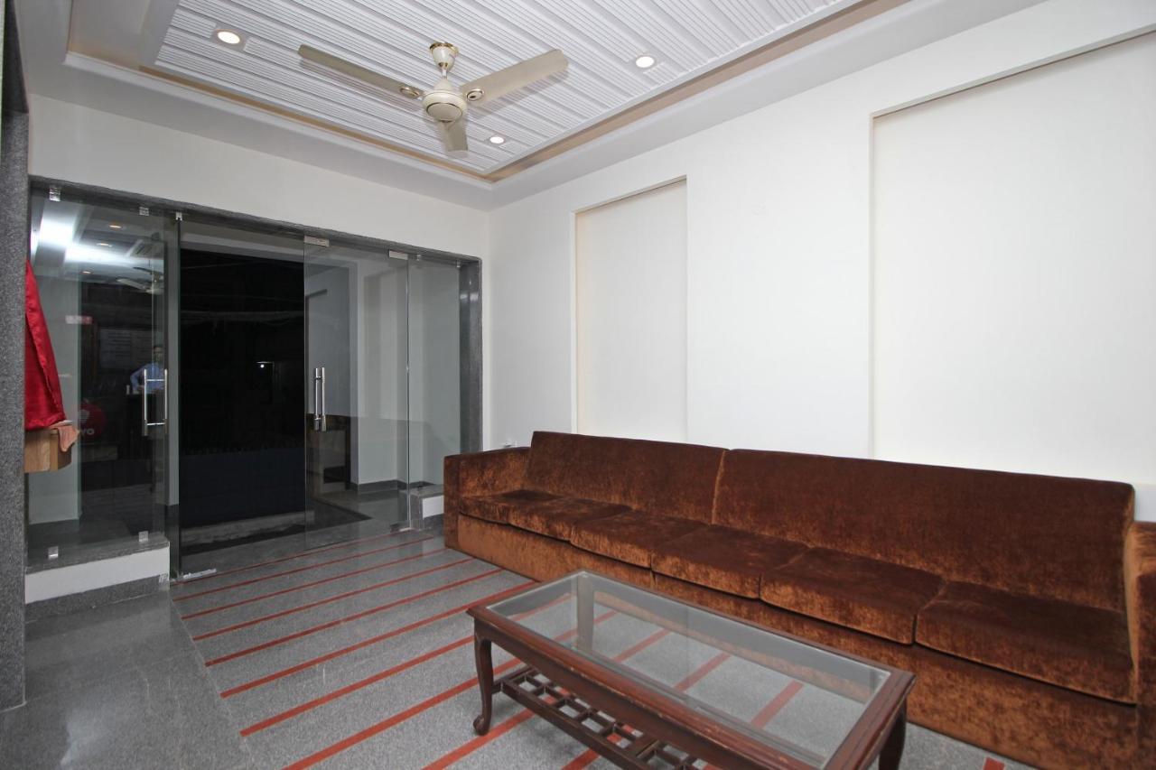 Oyo Hotel Blu Pebbles Near Delhi Airport Nueva Delhi Exterior foto