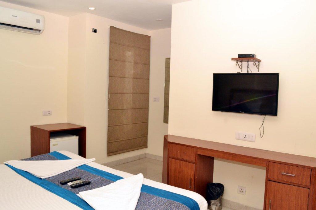 Oyo Hotel Blu Pebbles Near Delhi Airport Nueva Delhi Exterior foto