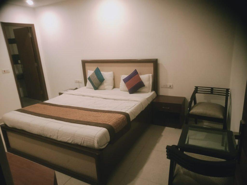 Oyo Hotel Blu Pebbles Near Delhi Airport Nueva Delhi Exterior foto